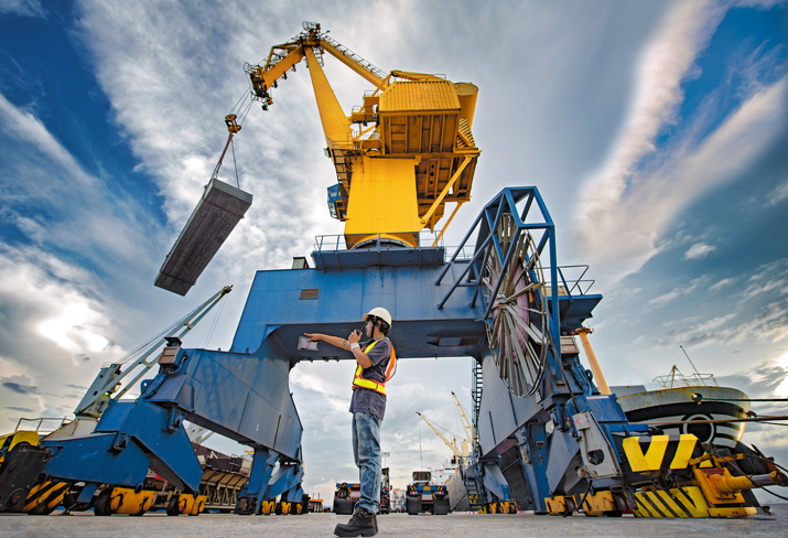 A loading master takes control in loading discharging operation by walkie talkie and device on line, port operation working under control at Galveston